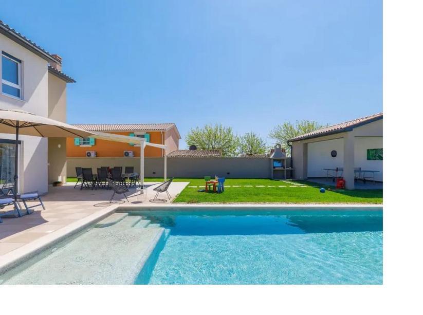 Villa Edi-Heated Pool & E-Bike ชีชาน ภายนอก รูปภาพ